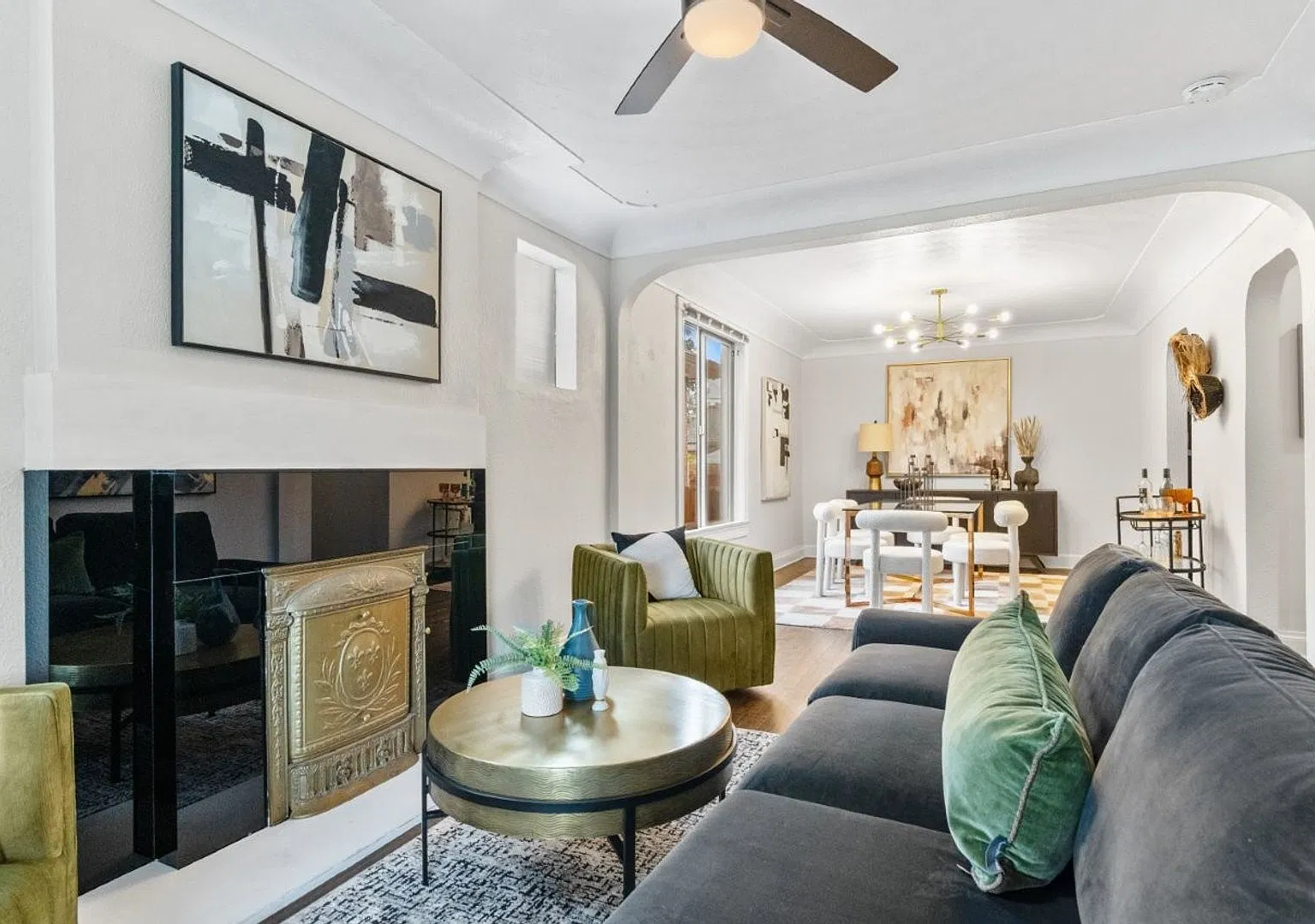 Amazing 3 Bed/2 bath Sunnyside Location — Photo 3