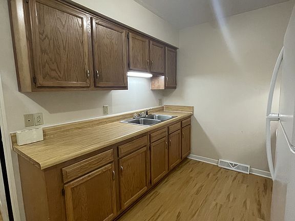 5th image of 133 W Vail Ct