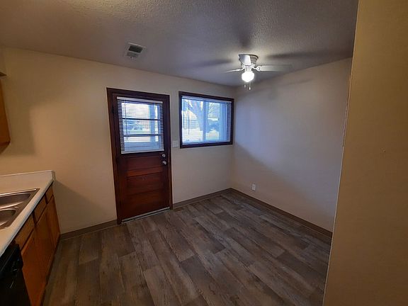 5th image of 820-828-830 S 12th St #828-04