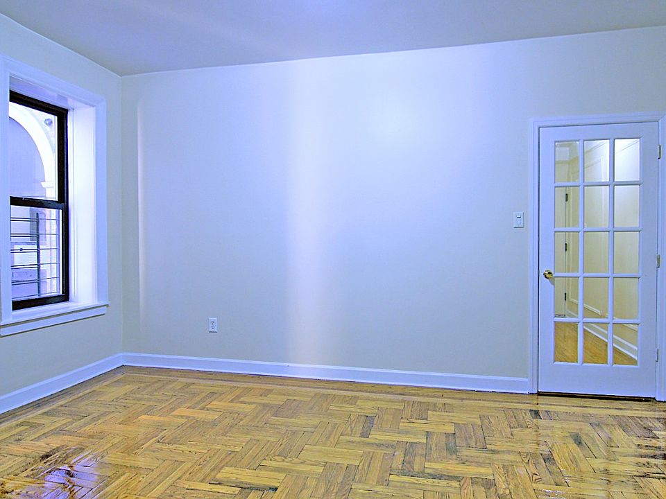 2nd image of 1027 Walton Ave APT 8E