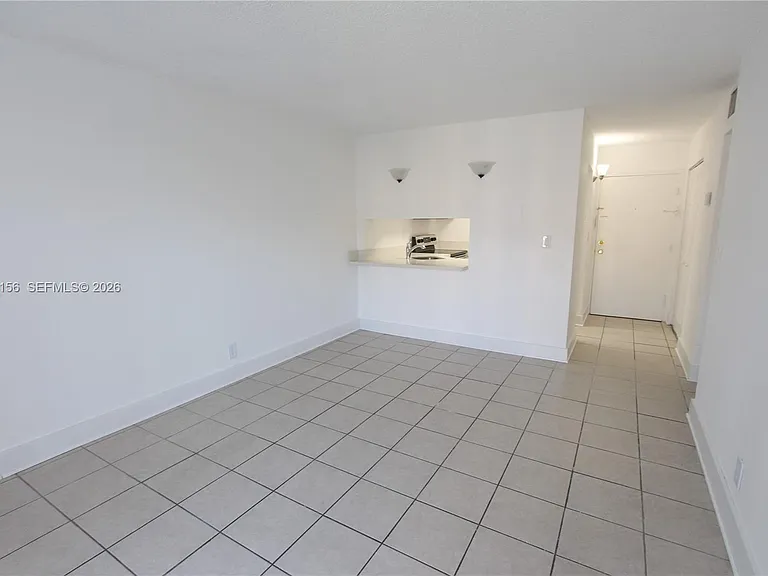 4550 NW 9th St #611E — Photo 2