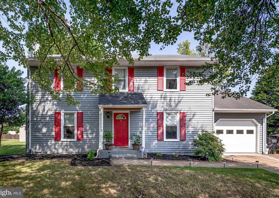 1st image of 811 Shamrock Dr
