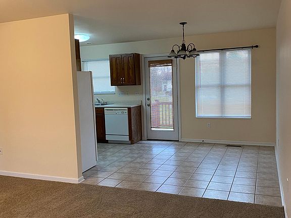 5th image of 776 Skyline Dr