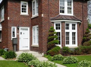 910 N 13th St, Manitowoc, WI 54220