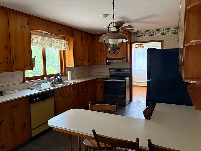 115 Oakmont Rd — Photo 3