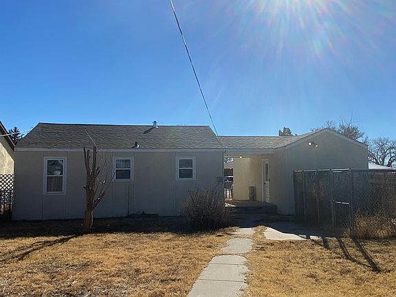 3rd image of 829 E Canadian St