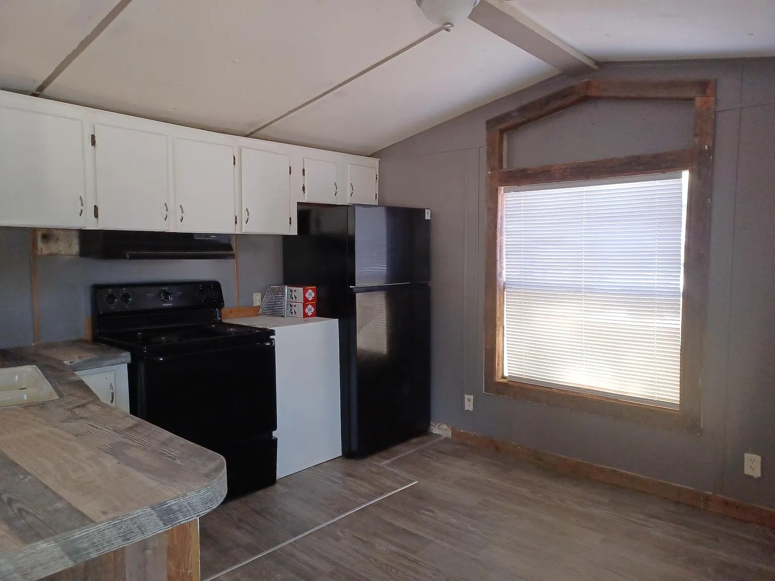 2 bed, 720 sqft, $800 — Photo 2