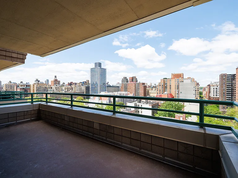 600 Columbus Ave #12G — Photo 4