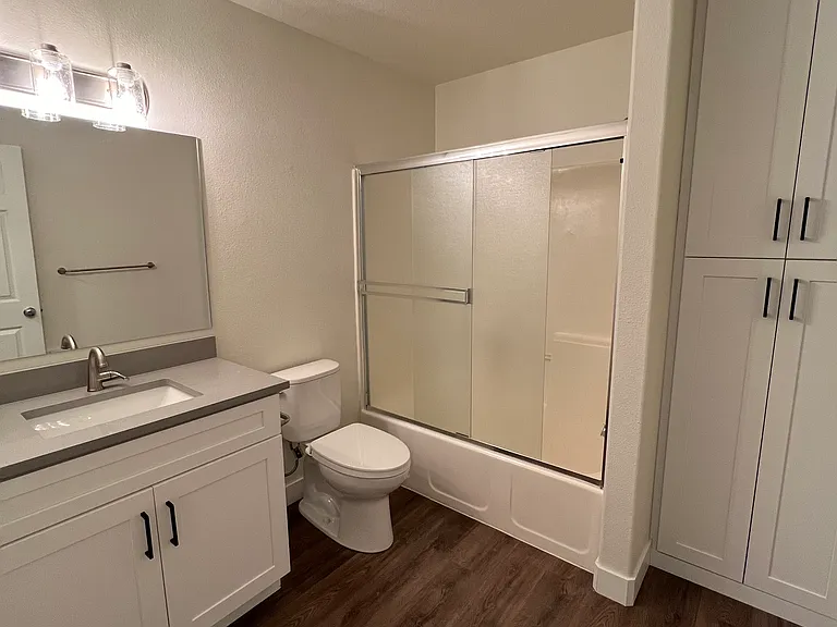 3007 SW 11th Ave #4 — Photo 2