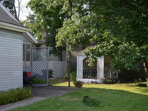 4th image of 602 Olde North Church Dr