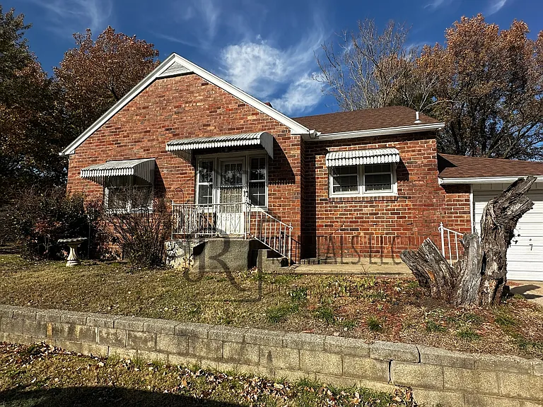 602 N Walnut St — Photo 1