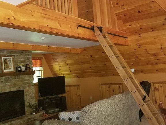 Living Room, Gas Fireplace