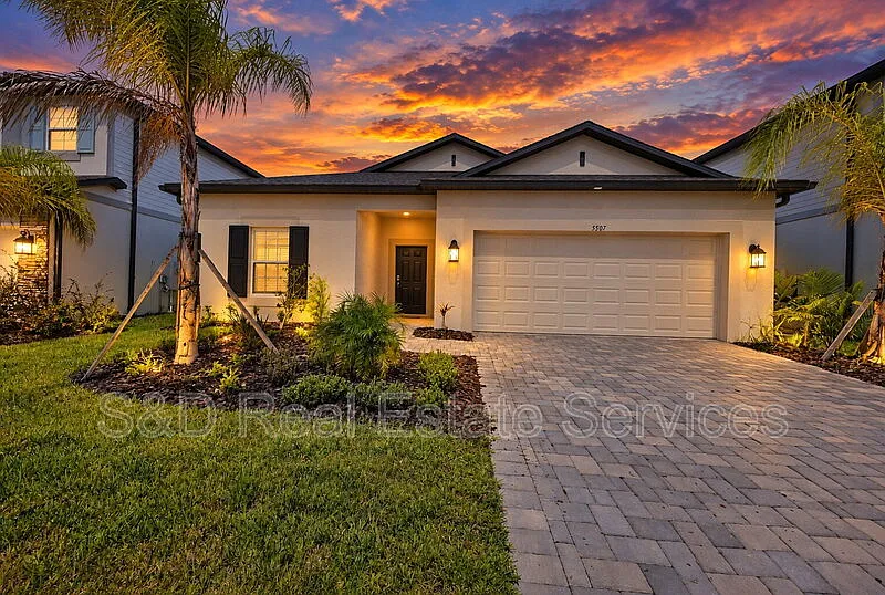 4 bed, 3.0 bath, 2214 sqft, $2,700 — Photo 1