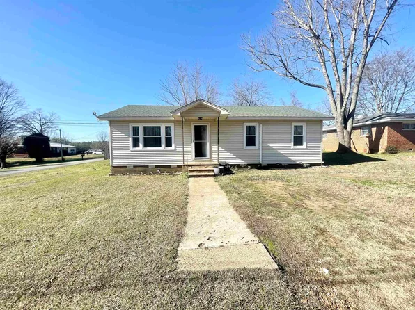 218 3rd Ave S, Collinwood, TN 38450