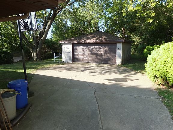 2nd image of 4415 Yale Dr