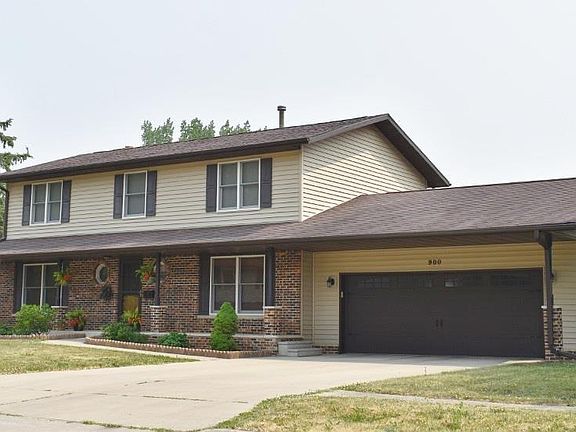 2nd image of 900 5th St SE