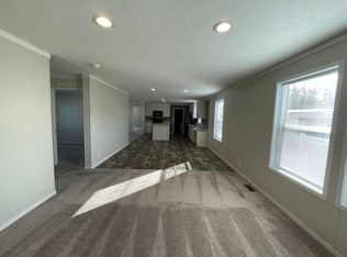 40042 N Cornwall Cir #569, Sterling Heights, MI 48310
