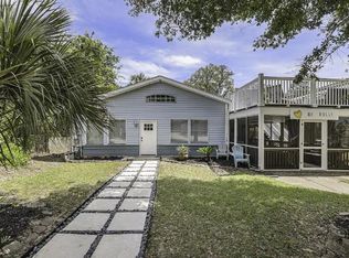 113 W Hudson Ave, Folly Beach, SC 29439