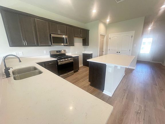 5th image of 4505 Mimosa Ln