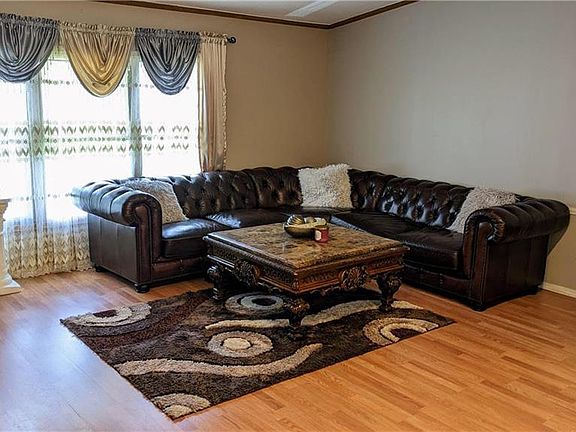 2nd image of 1003 Pecan Dr