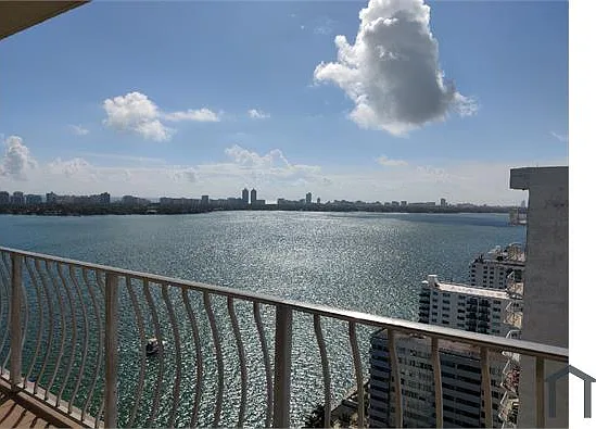 2 bed, 1037 sqft, $2,900 — Photo 1