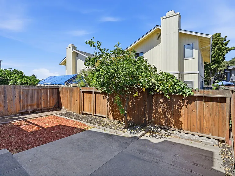 498B Beck St — Photo 21