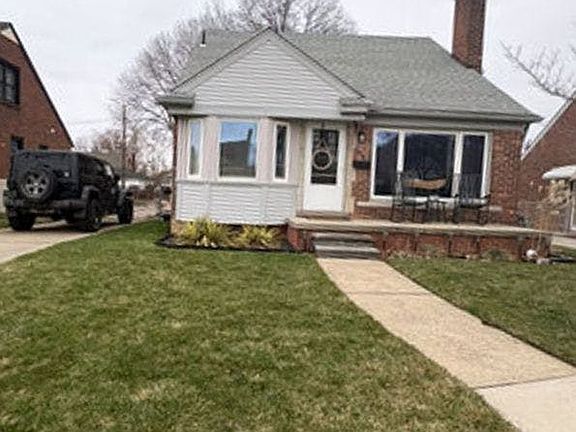 3rd image of 7834 Balfour Ave