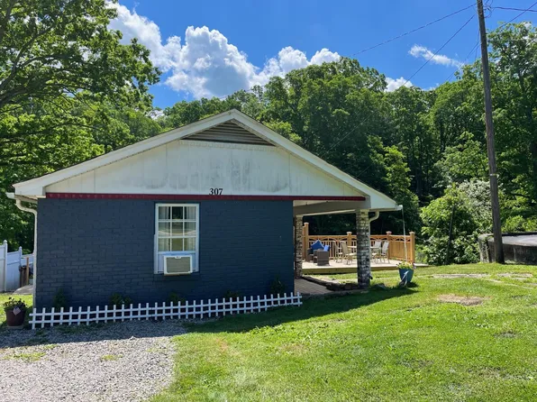 307 W Maple Ave, Fayetteville, WV 25840