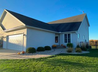 115 Labrador Ln, Downs, IL 61736