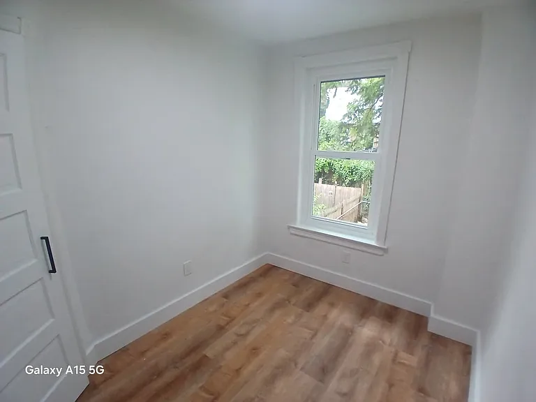 537 E Mayland St — Photo 11