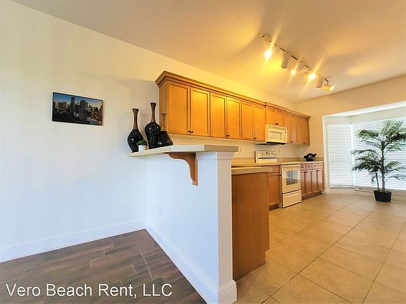 5th image of 1755 42nd Sq APT 101