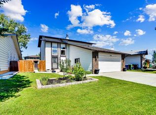 103 Castlebury Way NE, Calgary, AB T3J1K8