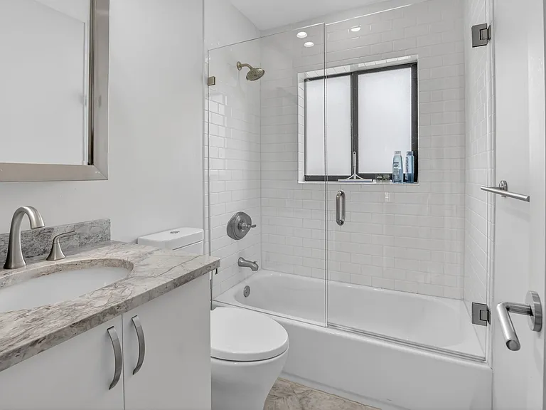 115 NW 7th St — Photo 12