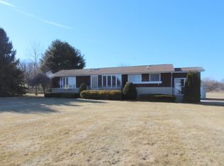 7615 Johnson Rd, Hebron, IL 60034