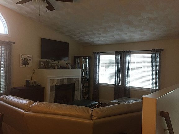 4th image of 15 Whisper Ct