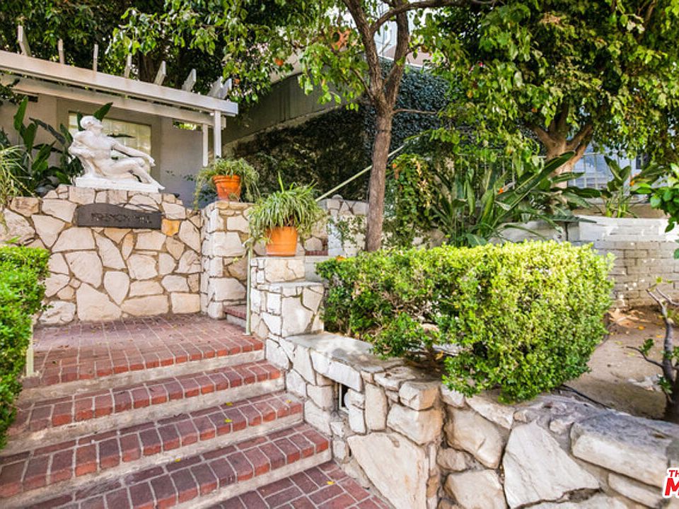 1st image of 1323 N Olive Dr #27E