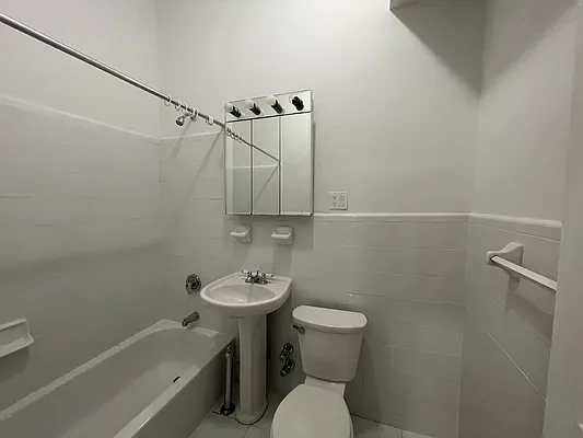 Rented by Cohen Smith Chang LLC | media 4