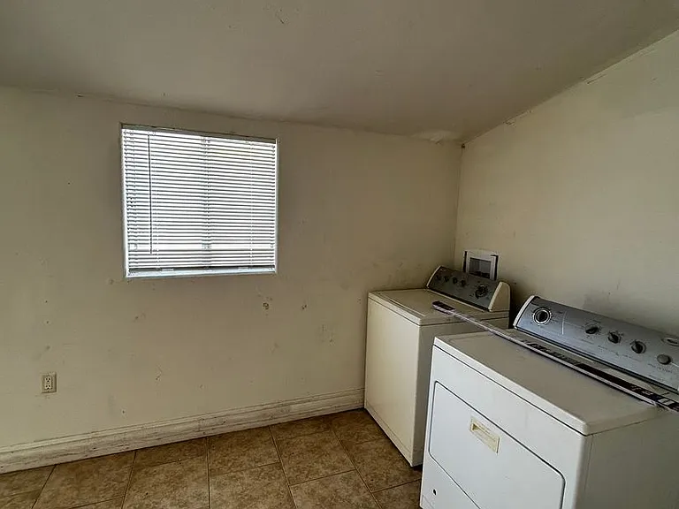 2764 Wilma St — Photo 30