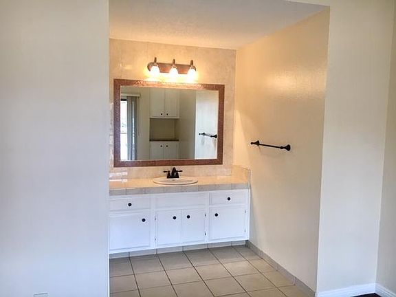 Bathroom vanity