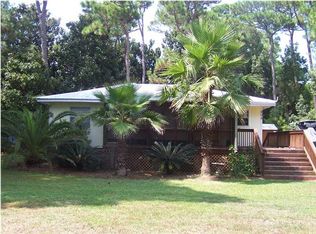 608 General Gaines Pl, Dauphin Island, AL 36528