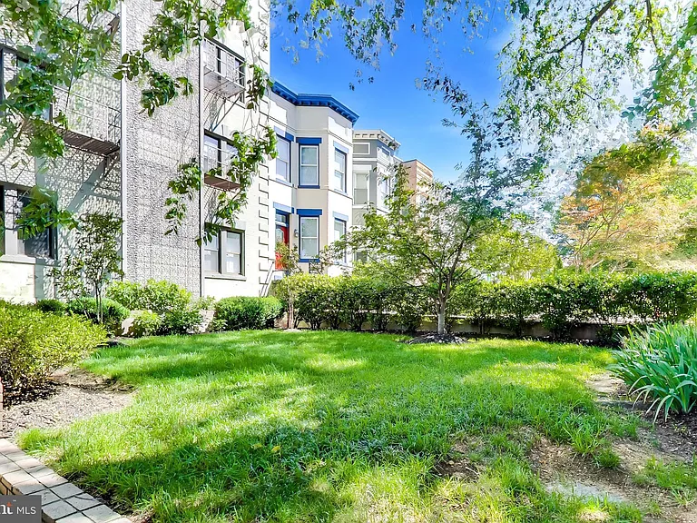 116 N Carolina Ave SE #302 — Photo 5