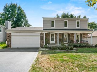 440 Ridgefield Dr, Roselle, IL 60172