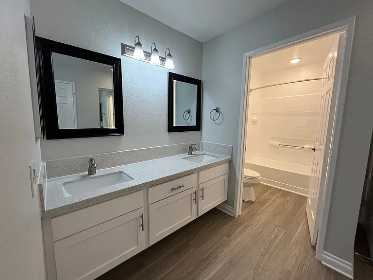 14056 Valleyheart Dr. — Photo 32