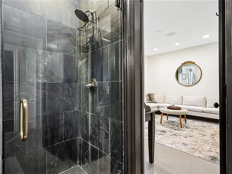 2067 Telfair Cir #B — Photo 15