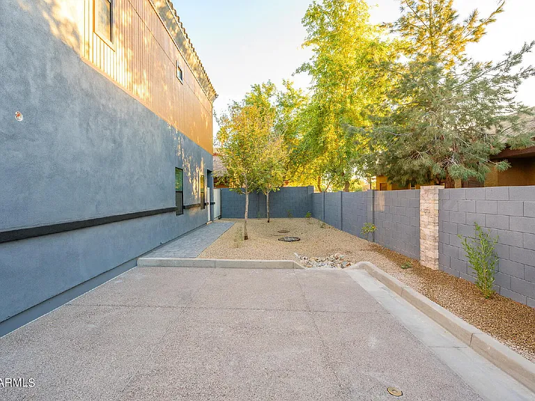 1621 W Medlock Dr — Photo 40