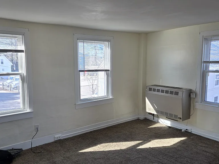 20 Hoyt Ln — Photo 9
