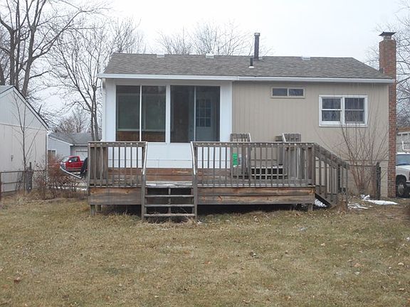 3rd image of 1004 Jamaica Dr