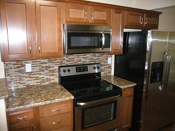 5th image of 2392 Nicholby Dr