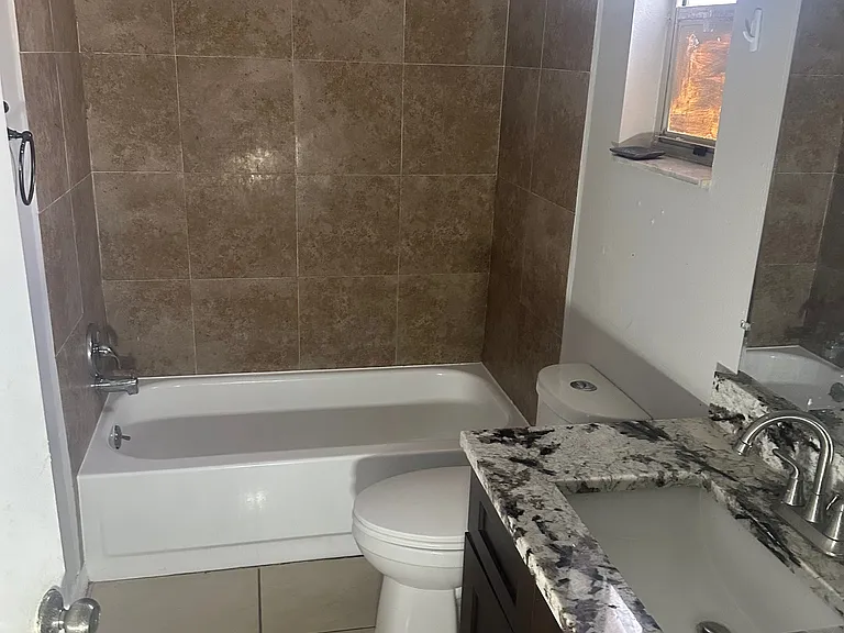 1016 Red Oak Cir — Photo 14