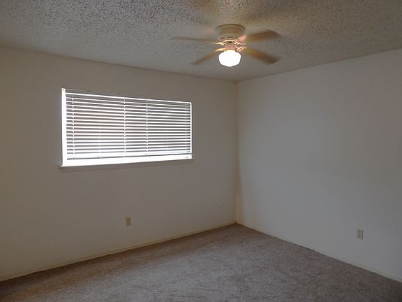 4th image of 6403 NW Oak Ave #C-6